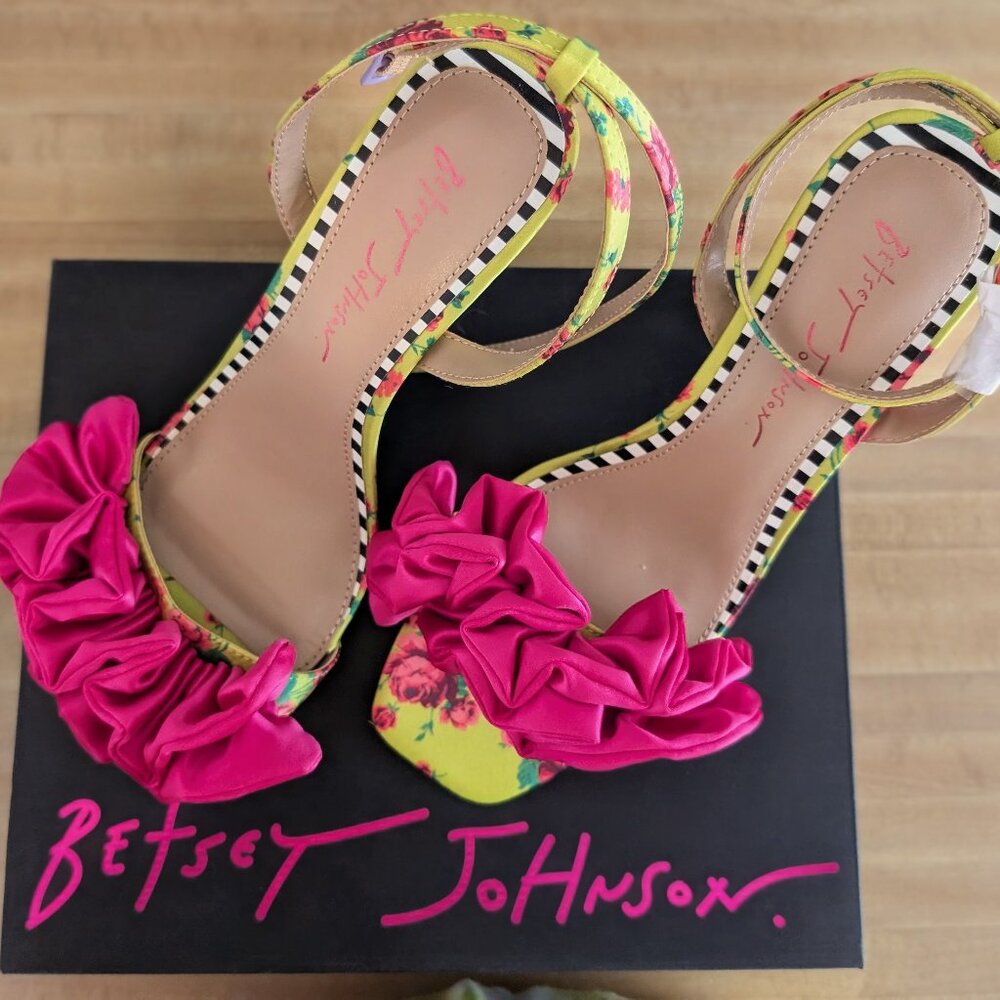 Betsy Johnson Elmira shoes